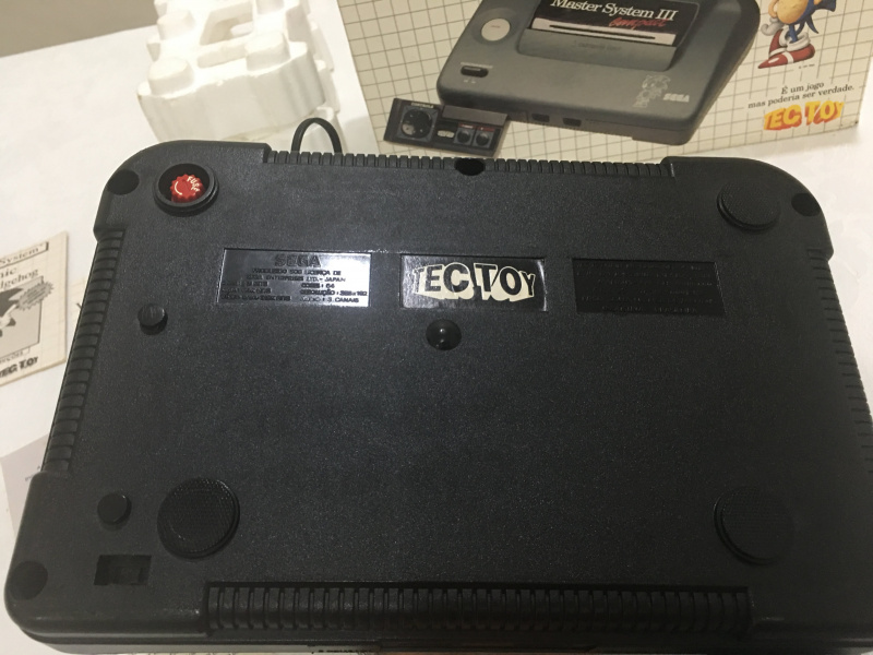 Arquivo:MasterSystem3CompactcomSonicCaixaBranca 12.jpg