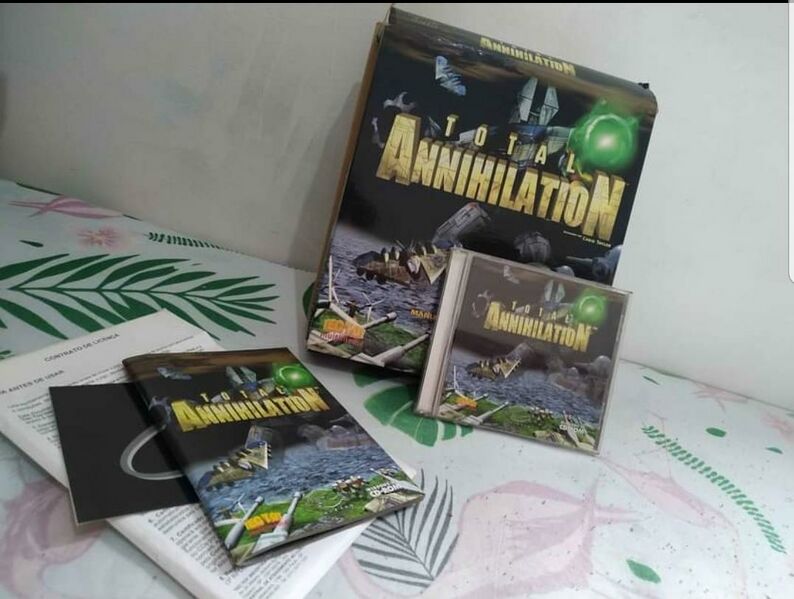 Arquivo:PCCapaTotalAnnihilation 01.jpg