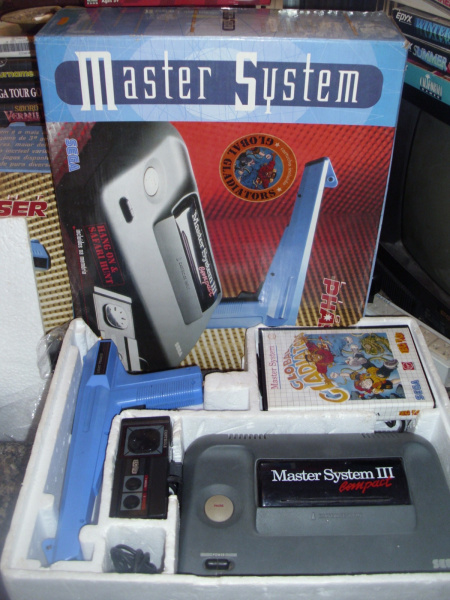 Arquivo:Master System Light Phaser Global Gladiators Caixa Aberta.jpeg