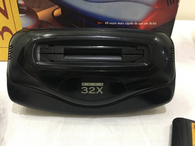 Arquivo:SEGA32XCaixaAlt 10.jpg