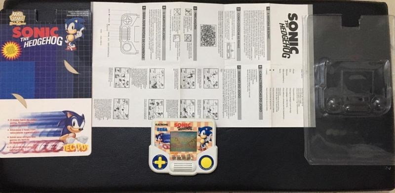 Arquivo:MiniGameConsoleSonicTheHedgehog 01.jpg
