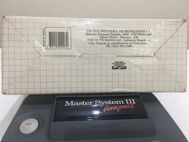 Arquivo:MasterSystem3CompactcomSonicCaixaAzuleBranca 06.jpg