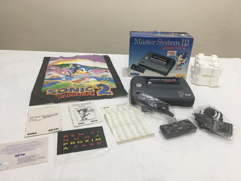 Arquivo:MasterSystem3CompactcomSonicCaixaAzuleBranca 07.jpg