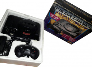 Mega Drive II ed Control Unit Caixa Frente02.jpg