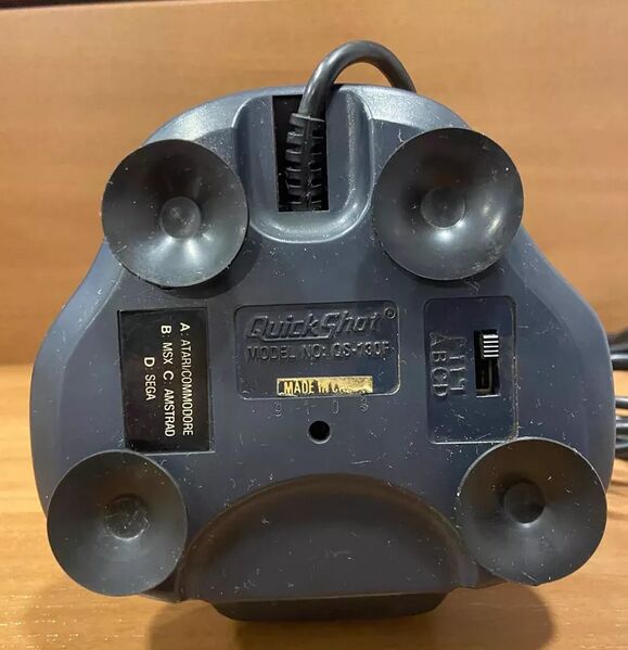 Arquivo:SMSJoysticktipoManche07.jpg