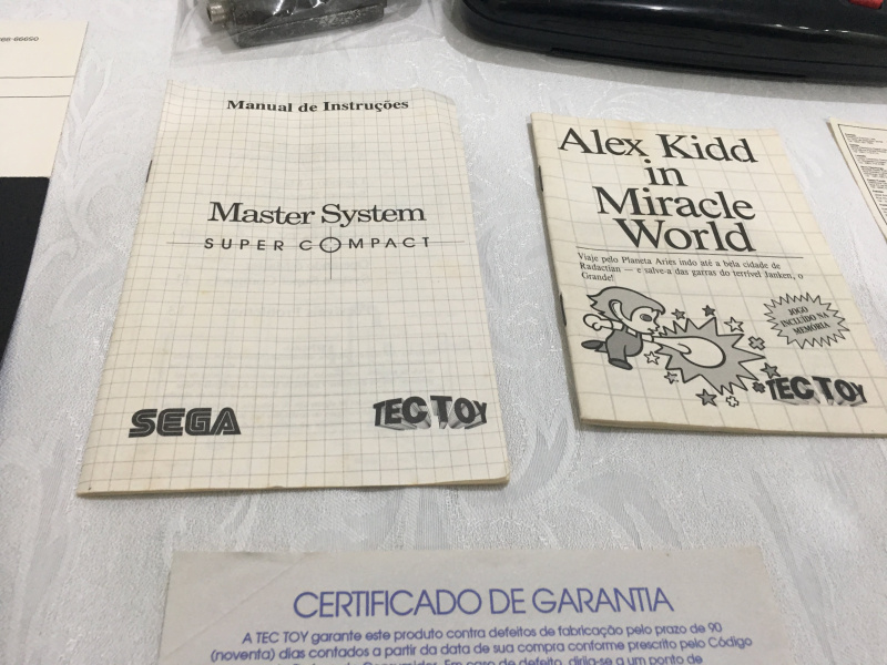 Arquivo:MasterSystemSuperCompactcomAlexKidd 10.jpg