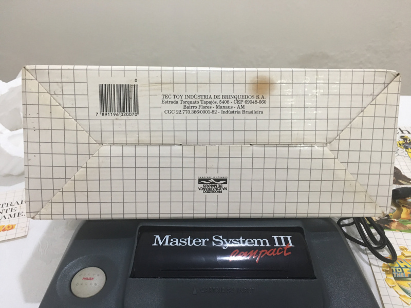Arquivo:MasterSystem3CompactcomSonicCaixaBranca 06.jpg