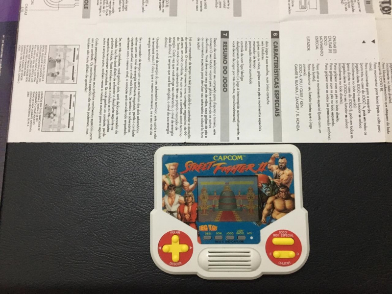 Arquivo:MiniGameConsoleStreetFighterII 02.jpg