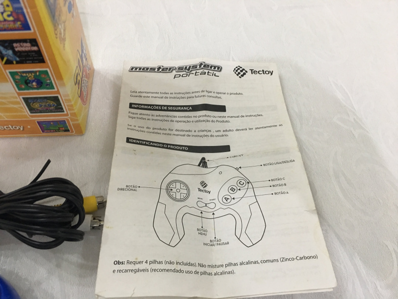Arquivo:MasterSystemPortatilcom30JogosAzul 08.jpg