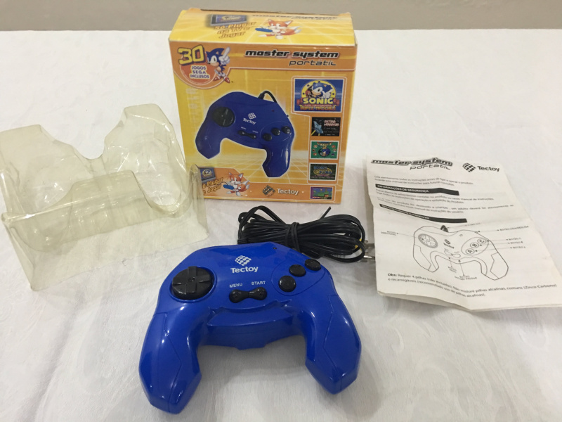 Arquivo:MasterSystemPortatilcom30JogosAzul 07.jpg