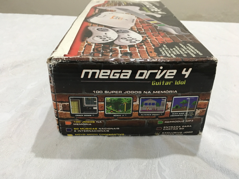 Arquivo:MegaDrive4 com 100jogos 05.jpg