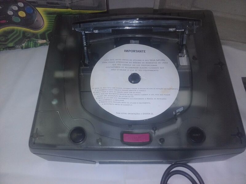Arquivo:SATConsoleSkeletonDiscodePapel.jpg